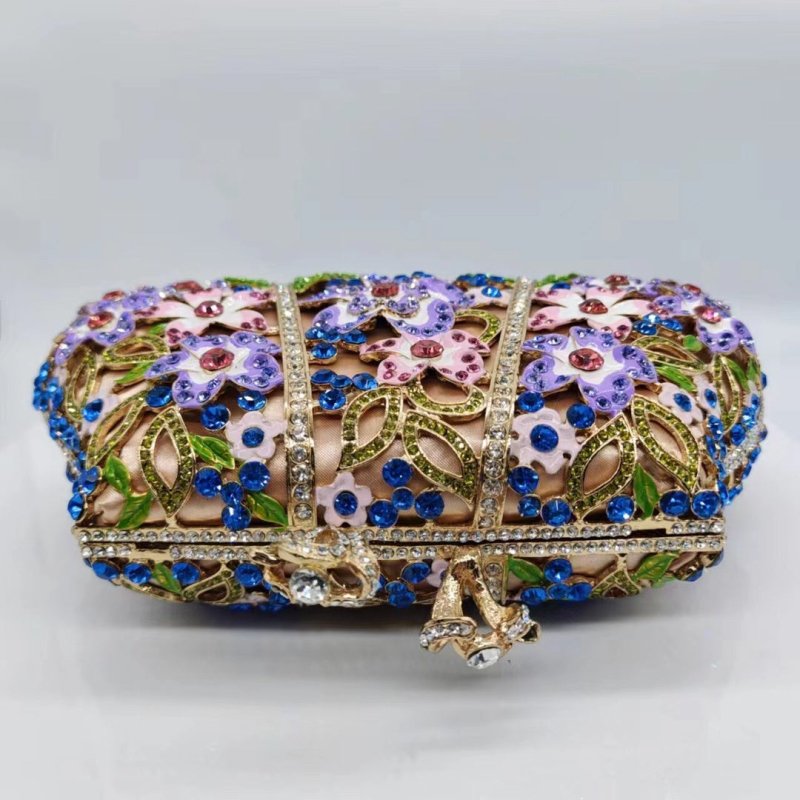 Dripping Oil Diamond Evening Bag Enamel Color Flower Clutch $153.00 Dana Fashion Color: Golden Color Women's Bags Product information: Lining texture: synthetic leather Applicable scenario: Daily configuration Color: Gold Outer bag type: Three-dimensional