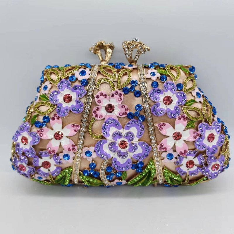 Dripping Oil Diamond Evening Bag Enamel Color Flower Clutch $153.00 Dana Fashion Color: Golden Color Women's Bags Product information: Lining texture: synthetic leather Applicable scenario: Daily configuration Color: Gold Outer bag type: Three-dimensional