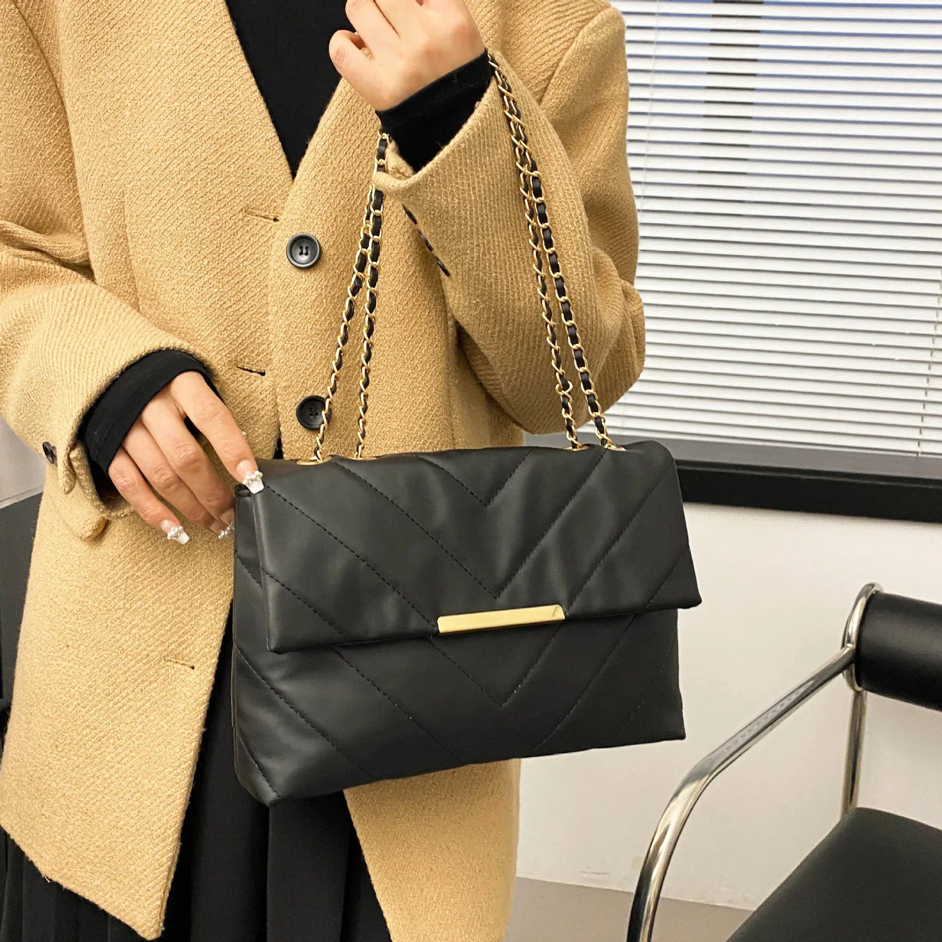 Simple Portable Casual Fashion Crossbody Diamond Embroidery Thread Chain Bag - DanaFashionstore
