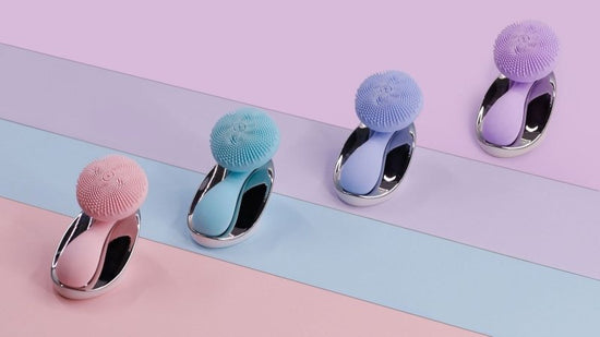 Electric face washer $140.99 Dana Fashion Color: Blue Beauty Tools Product Name: Wireless Charging Silicone Waterproof Cleansing Instrument Product material: ABS + food grade silicone Product size: 95*65*30mm Discharge time: lasts for more than 90 minutes