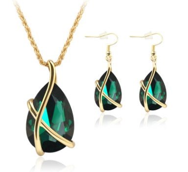Europe and the United States cross-border e-commerce jewelry set pendant necklace earrings nostalgic crystal holiday party wedding supplies $25.50 Dana Fashion Color: Big red Women's Accessories Style: Europe and America Material: Alloy Treatment process: