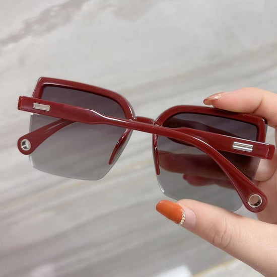 Europe And The United States Street Shot Ins Wind Big Square Sunglasses $17.27 Dana Fashion Color: Black Women's Accessories Product information: Lens color: Red Frame color: Red Transmittance classification: Category 3 / sunshade mirror Structure of glas