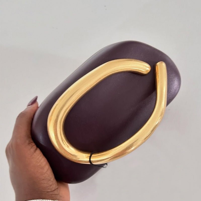 European And American Classic Round Box Clutch Dinner Bag Mini Bag $87.99 Dana Fashion Color: Brown Women's Bags Product information: Applicable scenarios: Daily matching Color: Brown Hardness: hard Material: pu Suitcase shape: Oval Bag internal structure