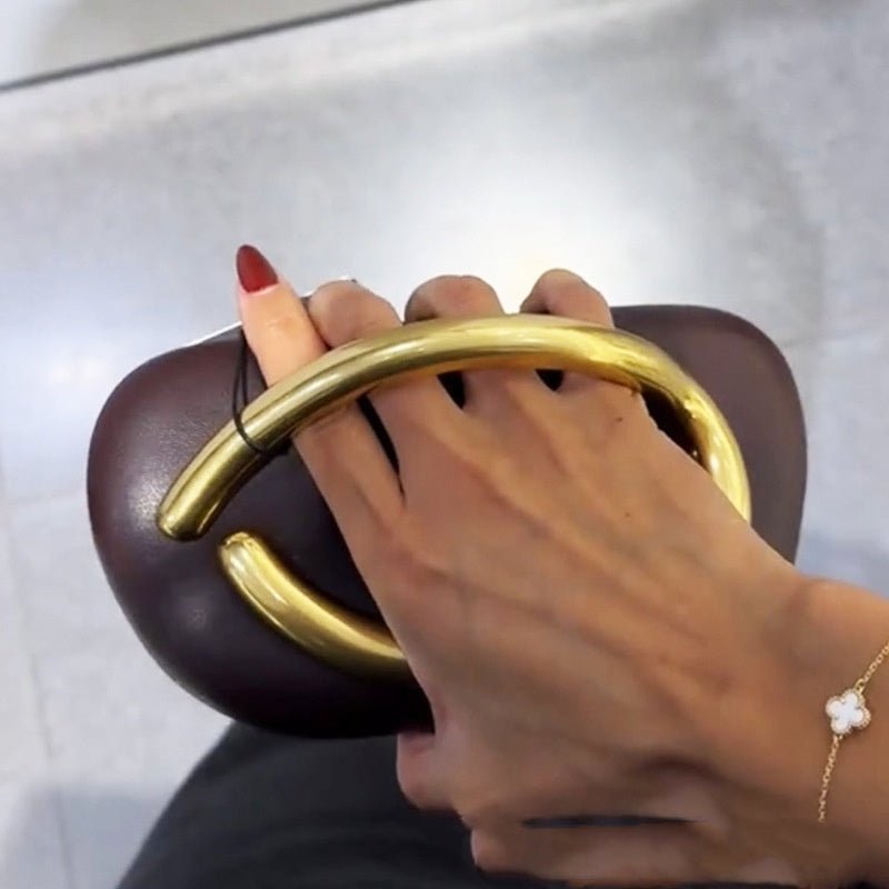 European And American Classic Round Box Clutch Dinner Bag Mini Bag $87.99 Dana Fashion Color: Brown Women's Bags Product information: Applicable scenarios: Daily matching Color: Brown Hardness: hard Material: pu Suitcase shape: Oval Bag internal structure