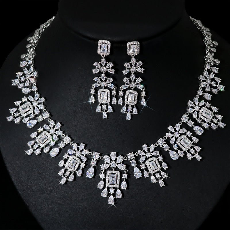 European And American Fashion Retro Square Zircon Necklace Earrings $317.42 Dana Fashion Color: Green Zirconium Women's Accessories Product information: Pendant material: mixed gem inlaid Chain style: O-ring chain Material: zircon Popular elements: round,