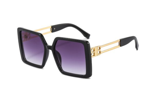 European And American Fashion Women's Large Frame Sunglasses With Metal Legs $24.01 Dana Fashion Color: Black frame gradient grey Women's Accessories Product information: Lens material: PC Frame material: plastic ‖ metal Lens color: red, gray, brown Frame