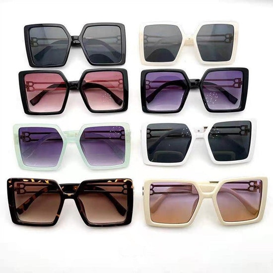 European And American Fashion Women's Large Frame Sunglasses With Metal Legs $24.01 Dana Fashion Color: Beige frame gradient Women's Accessories Product information: Lens material: PC Frame material: plastic ‖ metal Lens color: red, gray, brown Frame colo