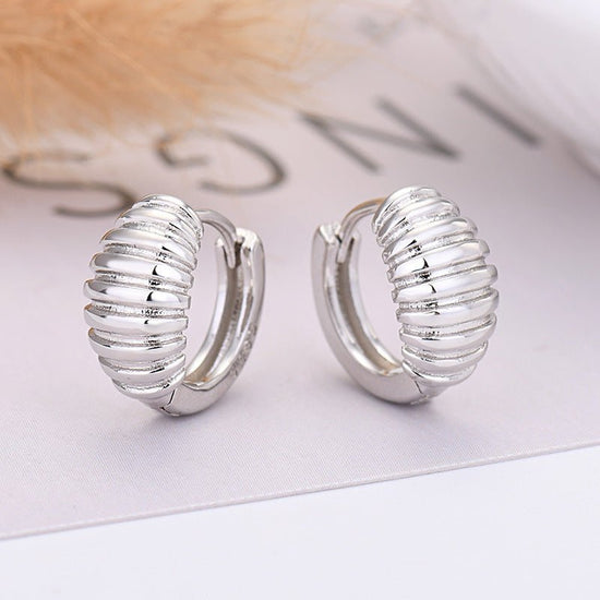 European And American Ins Style Simple Thread Croissant Earrings $15.61 Dana Fashion Color: Gold Women's Accessories Product information: Treatment Process: Electroplating Color: gold, silver Applicable population: Female Material: Silver Needle copper Sh