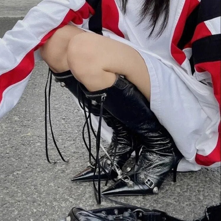 European And American New Pointed Toe Stiletto Heel Metal Rivet Motorcycle Catwalk Women's Boots $75.50 Dana Fashion Color: 20 Long Black Size: 34 Women's shoes Product information: Pattern: color matching Lining material: imitation leather Color: Black,