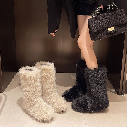 European And American Plus Velvet Thick Snow Boots Women $69.50 Dana Fashion Color: Beige Size: 35 Women's shoes Product information: Pattern: solid color Lining material: artificial plush Upper height: low top Sock length: high cylinder Size: 37,40,39,35