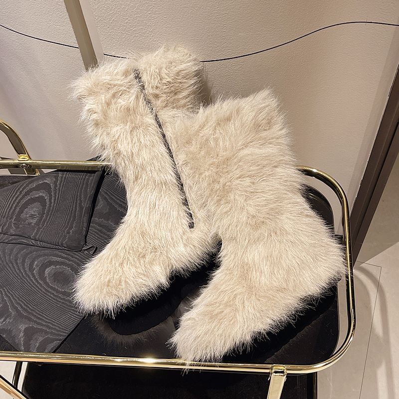 European And American Plus Velvet Thick Snow Boots Women $69.50 Dana Fashion Color: Beige Size: 35 Women's shoes Product information: Pattern: solid color Lining material: artificial plush Upper height: low top Sock length: high cylinder Size: 37,40,39,35
