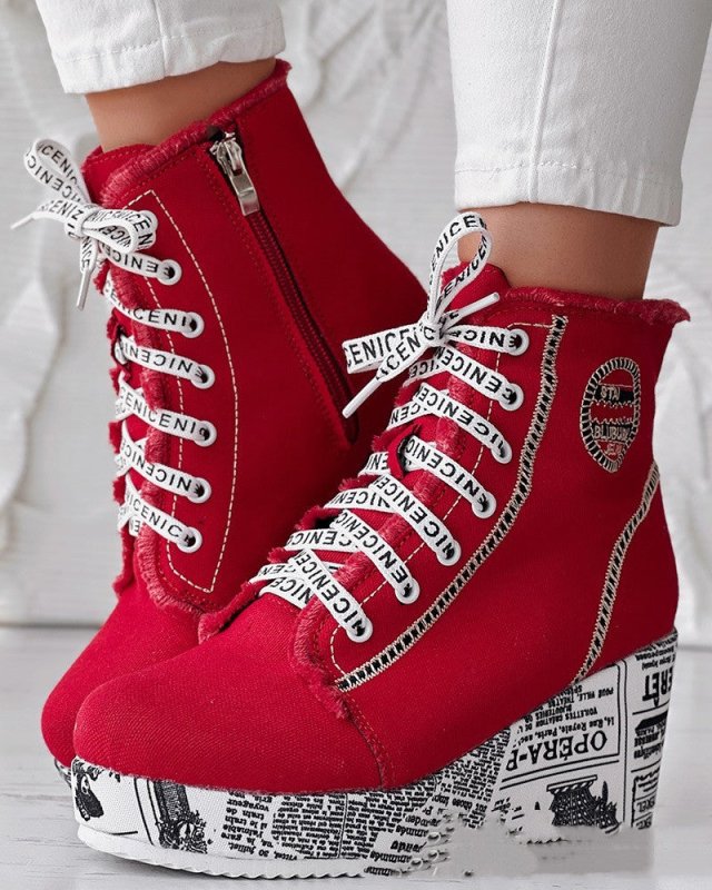 European And American Women's Clothing Colorful Rose Sneaker $69.19 Dana Fashion Color: Red Size: 37 Women's shoes Product information: Sleeve type: sleeve Main fabric composition: Polyester (polyester fiber) Size: 37,38,39,40,41,42,43 Style type: tempera