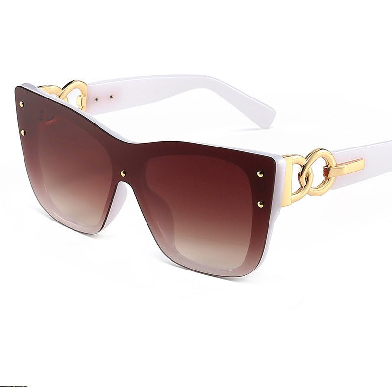 European And American Women's Fashion Glasses $19.90 Dana Fashion Color: Gradual brown flakes B Women's Accessories Product information: Lens material: PC Anti-UV grade: UV400 Applicable people: women, men Color: black frame black leg black and gray film,