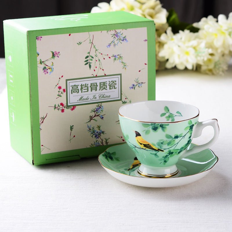 European Classic Series Bone China Coffee Cup $48.50 Dana Fashion style: 10Style Dana's Kitchen Overview: 1. Scratch gold by hand The bottom of the cup is hand-scraped gold, metal texture The color is positive 2. Decal interface This line is a production