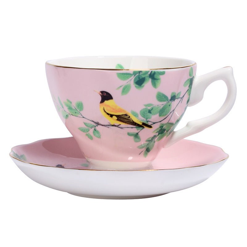 European Classic Series Bone China Coffee Cup $48.50 Dana Fashion style: 10Style Dana's Kitchen Overview: 1. Scratch gold by hand The bottom of the cup is hand-scraped gold, metal texture The color is positive 2. Decal interface This line is a production