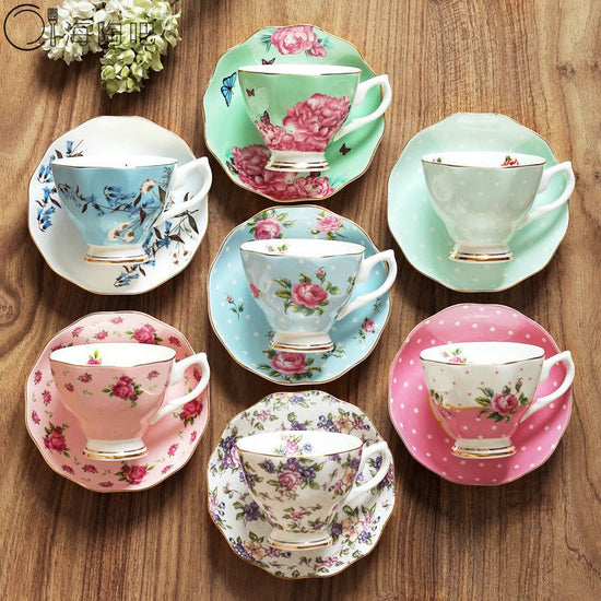 European Classic Series Bone China Coffee Cup $48.50 Dana Fashion style: 10Style Dana's Kitchen Overview: 1. Scratch gold by hand The bottom of the cup is hand-scraped gold, metal texture The color is positive 2. Decal interface This line is a production