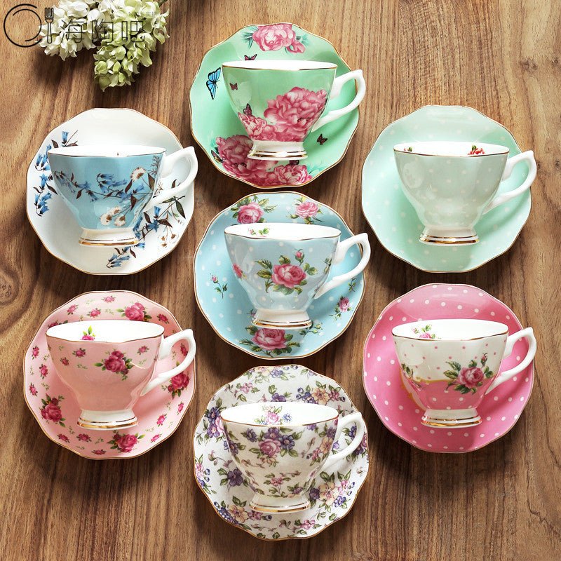 European Classic Series Bone China Coffee Cup $48.50 Dana Fashion style: 10Style Dana's Kitchen Overview: 1. Scratch gold by hand The bottom of the cup is hand-scraped gold, metal texture The color is positive 2. Decal interface This line is a production