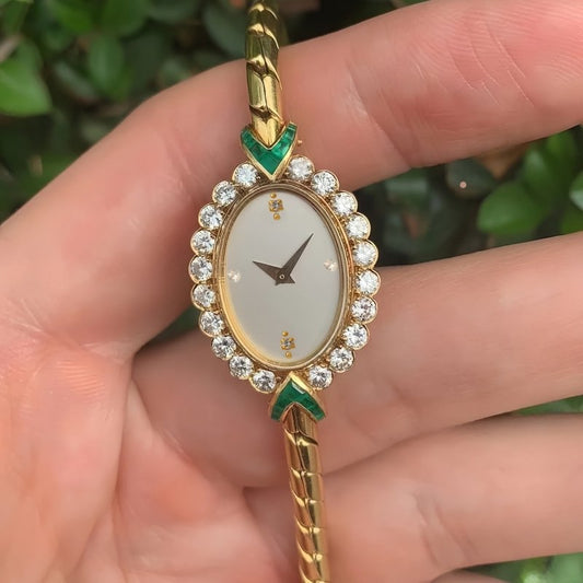 European Small Gold Women's Watch Handmade Inlaid Rhinestone Middle Ancient $136.50 Dana Fashion Color: Gold Women's Accessories Product information: Color: gold, silver Dial: 2CM * 2.5CM, 7mm thick, synthetic sapphire mirror Strap: adjustable strap, wris