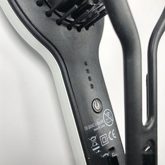 Explosive Style Hairdresser Splint Straight Hair Comb $49.00 Dana Fashion Electrical outlet: EU Beauty Tools Product information: Diameter of the heat conductor: 16MM-20MM Product category: roll and straight dual-use Heat conductor material: tourmaline ce