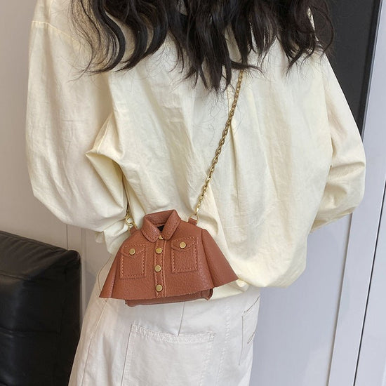 Exquisite Chain Mini Lipstick Shoulder Crossbody Small Square Bag $29.30 Dana Fashion Color: Beige Size: 18x5x12 Women's Bags Product information: Lining texture: without lining Applicable scenarios: Daily matching Color: Black, creamy-white, Brown, Rose