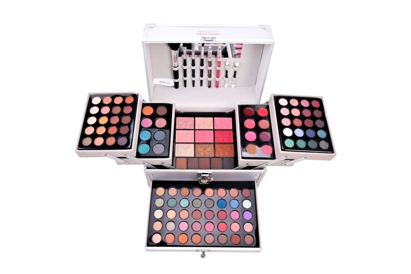 Eye Shadow Plate Blush Combination Makeup Set $149.00 Dana Fashion Color Classification: Leopard Print makeup Product information: Color: Silver Applicable people: general Applicable skin type: Universal Color classification: Silver, leopard print Cosmeti