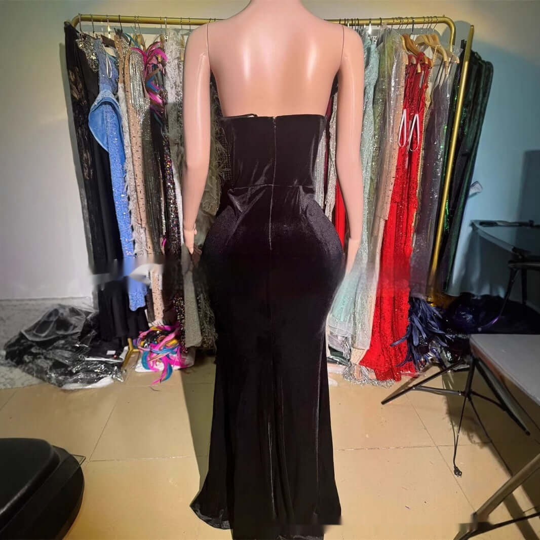 Black Bandeau Slim-fit Skinny Long And Ground Dress $276.55 Dana Fashion Color: Black Size: L Women's clothing Product information: Pattern: Character Skirt type: tight skirt Color: Black Waist Type: Mid waist Size: S,M,L Style type: temperament commute C