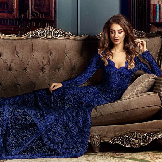 Fantasy V-neck Exposed Back Long Sleeve Mop Dress $39.50 Dana Fashion Color: Black Size: L Women's clothing Product information: Fabric name: lace Color: white, black, wine red, dark blue Main fabric composition: Polyester Fiber (polyester) Size: S,M,L,XL