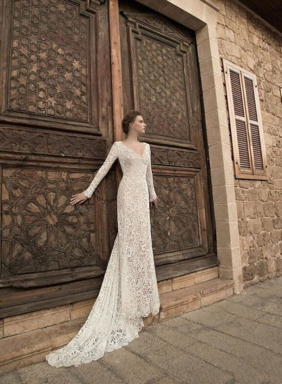 Fantasy V-neck Exposed Back Long Sleeve Mop Dress $39.50 Dana Fashion Color: White Size: L Women's clothing Product information: Fabric name: lace Color: white, black, wine red, dark blue Main fabric composition: Polyester Fiber (polyester) Size: S,M,L,XL
