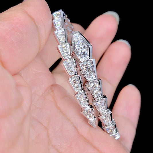 Fashion Adjustable Personalized Snake Bone Bracelet $179.00 Dana Fashion Color: Silver Size: Average Size Women's Accessories Product information: Treatment Process: Electroplating Color: Silver Material: Silver Purity: 925 silver Popular elements: Snake