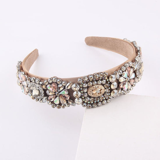 Fashion And Fully-jewelled Gorgeous Baroque Headband $46.22 Dana Fashion Color: Brown Women's Accessories Product information: Treatment Process: Diamond Color: red, green, brown Material: Plastic/resin Popular elements: None Style: affordable luxury styl