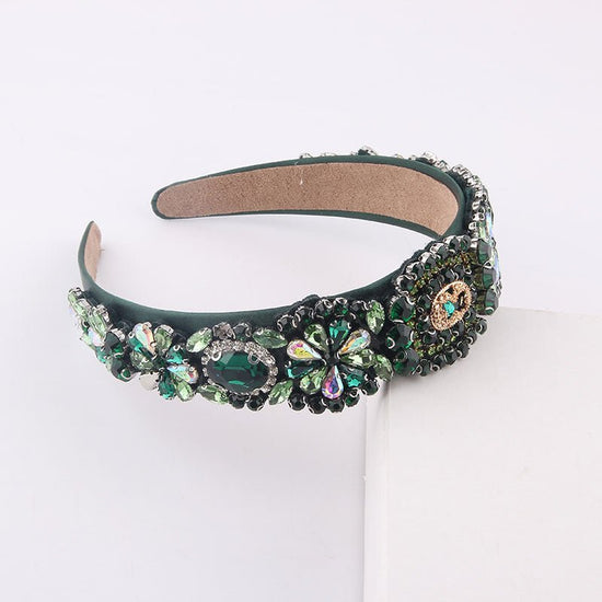 Fashion And Fully-jewelled Gorgeous Baroque Headband $46.22 Dana Fashion Color: Brown Women's Accessories Product information: Treatment Process: Diamond Color: red, green, brown Material: Plastic/resin Popular elements: None Style: affordable luxury styl