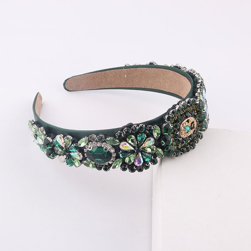 Fashion And Fully-jewelled Gorgeous Baroque Headband $46.22 Dana Fashion Color: Brown Women's Accessories Product information: Treatment Process: Diamond Color: red, green, brown Material: Plastic/resin Popular elements: None Style: affordable luxury styl