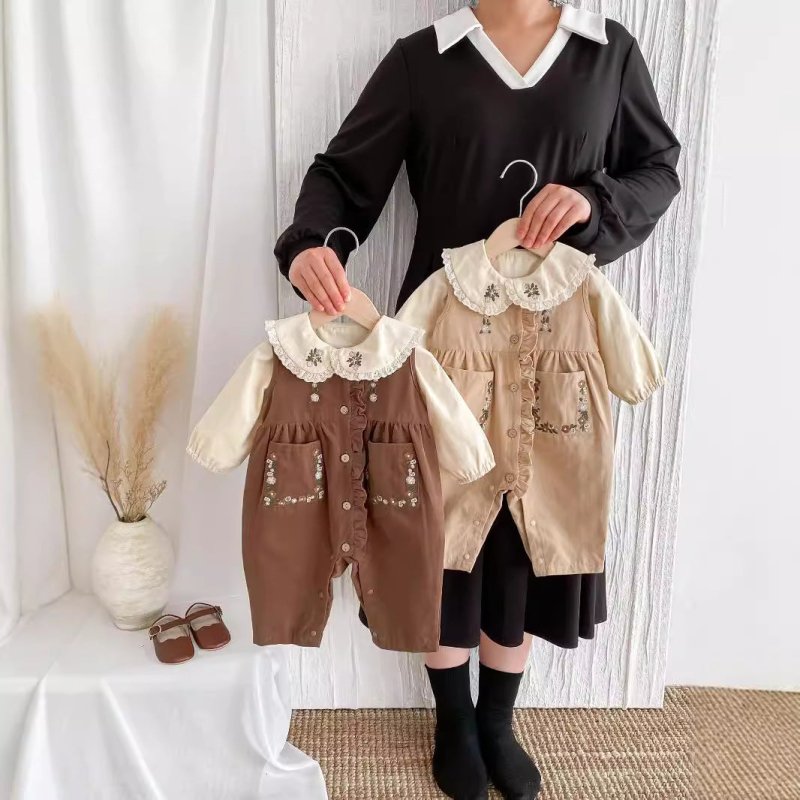 Fashion Baby Suspender Pants Suit $19.83 Dana Fashion Color: Bottoming Shirt Suitable For Height: 100cm Baby Clothing Product information: Color: khaki, Brown, base shirt Suitable height: 66cm,73CM,80cm,90cm,100cm Style: long climbing Fabric name: Cotton