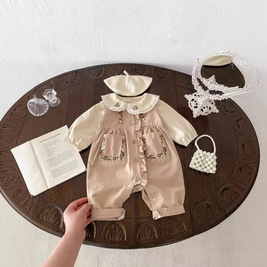 Fashion Baby Suspender Pants Suit $19.83 Dana Fashion Color: Bottoming Shirt Suitable For Height: 100cm Baby Clothing Product information: Color: khaki, Brown, base shirt Suitable height: 66cm,73CM,80cm,90cm,100cm Style: long climbing Fabric name: Cotton