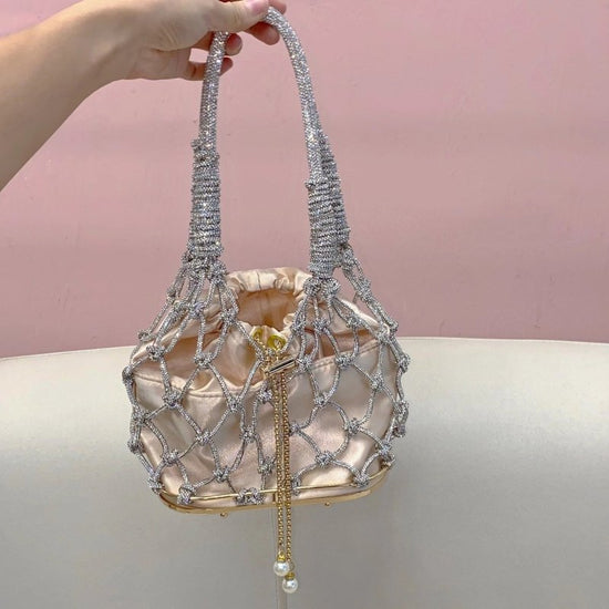 Fashion Casual Hand-woven Bag Simple All-match $89.00 Dana Fashion Color: Apricot Women's Bags Product information: Lining texture: Polyester Applicable scenarios: Daily configuration Color: Apricot (width), apricot Outer bag type: Three-dimensional pocke