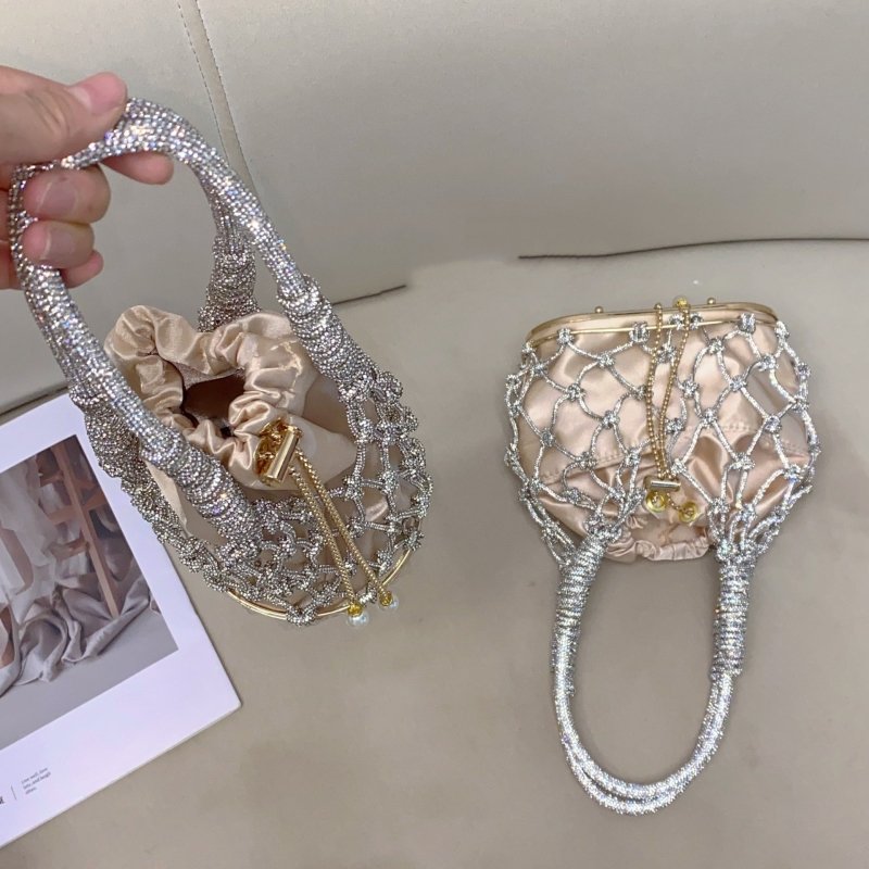 Fashion Casual Hand-woven Bag Simple All-match $89.00 Dana Fashion Color: Apricot Women's Bags Product information: Lining texture: Polyester Applicable scenarios: Daily configuration Color: Apricot (width), apricot Outer bag type: Three-dimensional pocke