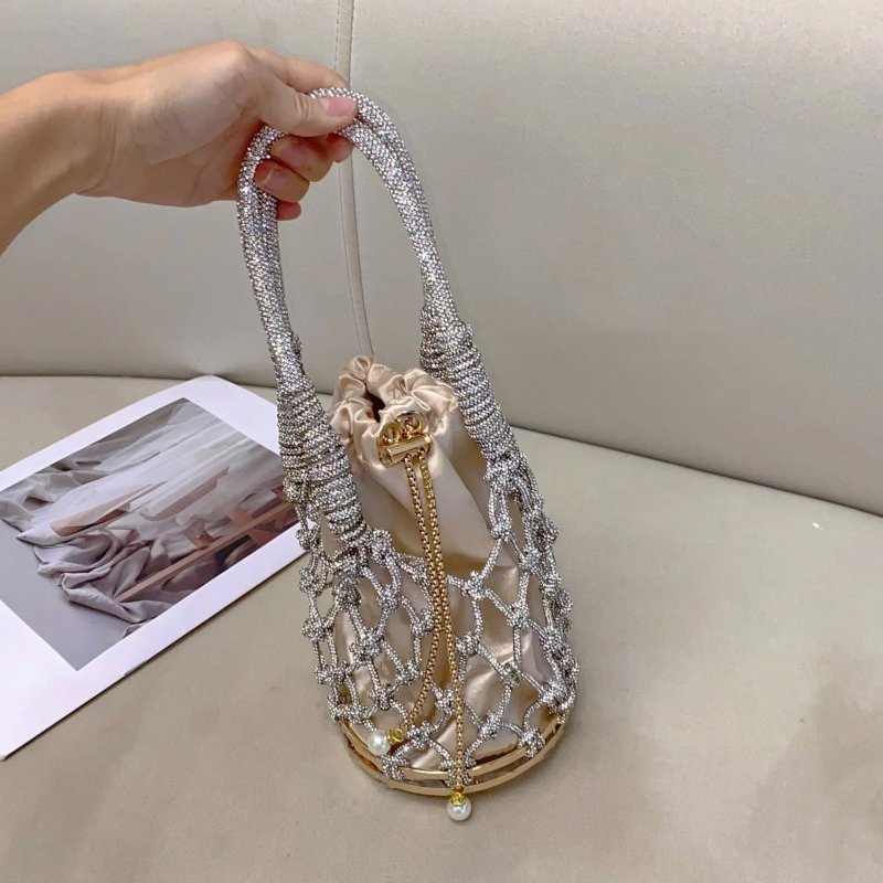 Fashion Casual Hand-woven Bag Simple All-match $89.00 Dana Fashion Color: Apricot Women's Bags Product information: Lining texture: Polyester Applicable scenarios: Daily configuration Color: Apricot (width), apricot Outer bag type: Three-dimensional pocke