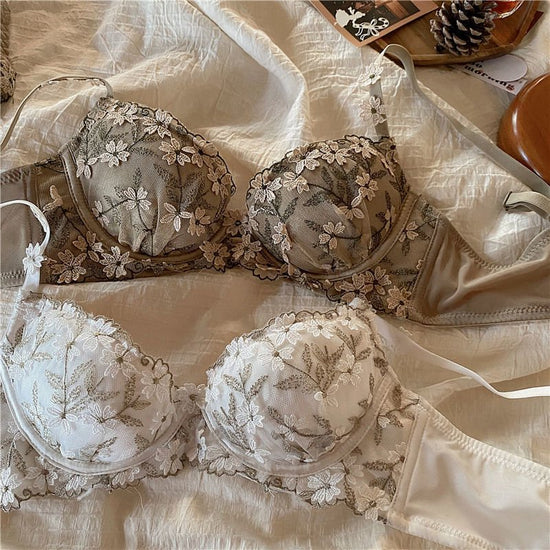Fashion French Embroidery Lace Underwear For Women $30.00 Dana Fashion Color: Black Size: 32or70AB Universal Women's clothing Product information: Shoulder strap type: fixed double-shoulder strap Color: white, green, black Main fabric composition: Polyest