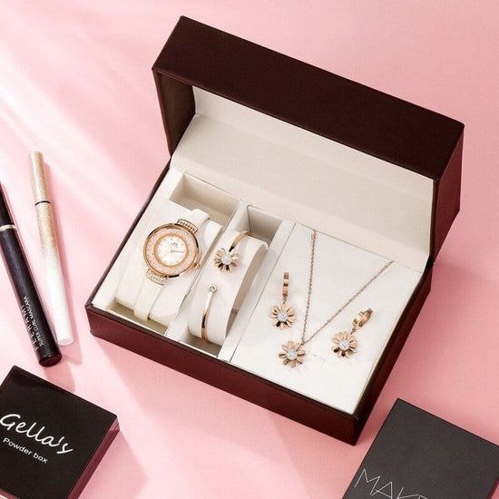 Fashion girl leather exquisite watch gift box $79.50 Dana Fashion Color: White Women's Accessories Display type: pointer Applicable people: female Waterproof: Yes Waterproof performance: 30M Movement type: Quartz Thickness: 7mm Dial diameter: 30mm Crown t