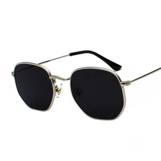 Fashion glasses $18.02 Dana Fashion Color: Black Grey Women's Accessories Specifications: Conventional Glasses structure: frame Whether polarized light: No Lens material: PC Style: Personality Frame material: metal UV resistance level: UV400 Visible light