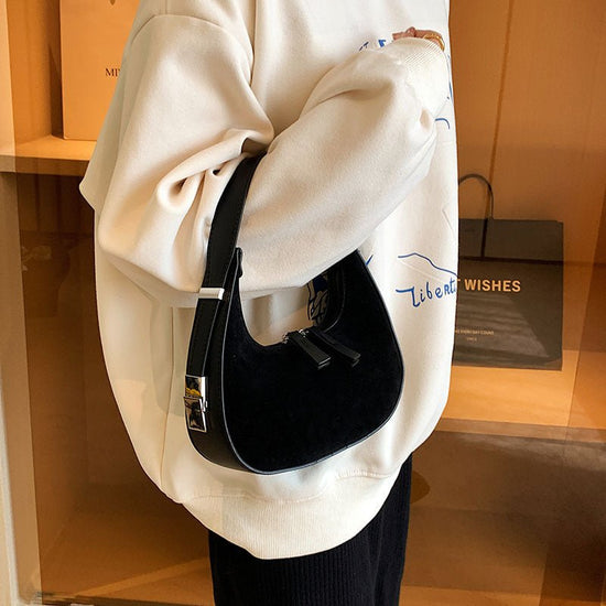 Fashion High-grade Matte French Minority Handbags Women $49.29 Dana Fashion Color: Black Women's Bags Product information: Lining texture: Polyester Pattern: solid color Color: Black, Burgundy, Brown Processing Method: soft surface Outer bag type: None Ma
