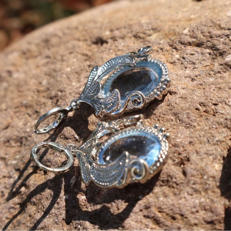 Fashion Imitation Platinum Inlaid Blue Zircon Women's Creative Drop Earrings $15.00 Dana Fashion Color: Blue Diamond White Gold Color Women's Accessories Product information: Color: Blue Diamond [white gold color]] Applicable people: women Material: Alloy