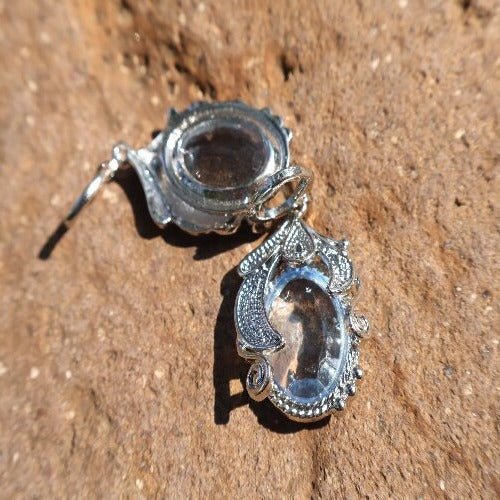 Fashion Imitation Platinum Inlaid Blue Zircon Women's Creative Drop Earrings $15.00 Dana Fashion Color: Blue Diamond White Gold Color Women's Accessories Product information: Color: Blue Diamond [white gold color]] Applicable people: women Material: Alloy