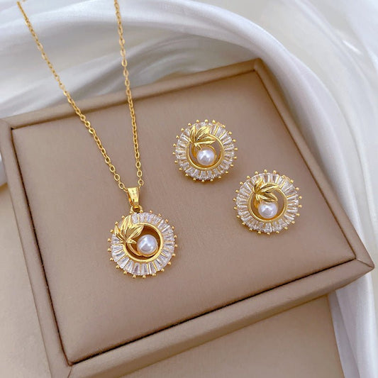Fashion Jewelry Square Full Diamond Personalized Round Ring Leaves Necklace And Earrings Suite $19.28 Dana Fashion Color: D515 Necklace Women's Accessories Overview: Unique design, stylish and beautiful. Good material, High quality. Product information: T