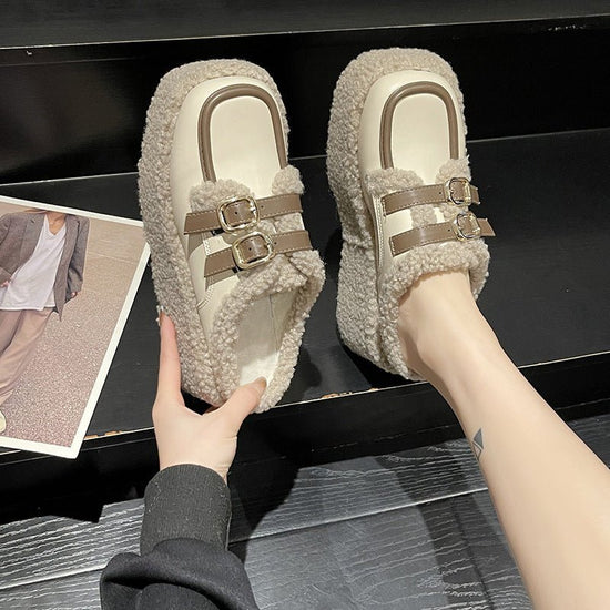 Fashion Korean Style Belt Buckle Outer Wear Fleece-lined Wedge Slippers $65.45 Dana Fashion Color: Beige Size: 35 Women's shoes Product information: Lining material: PU Toe holder shape: round head Color: creamy-white, Black Shoe Upper material: PU Size: