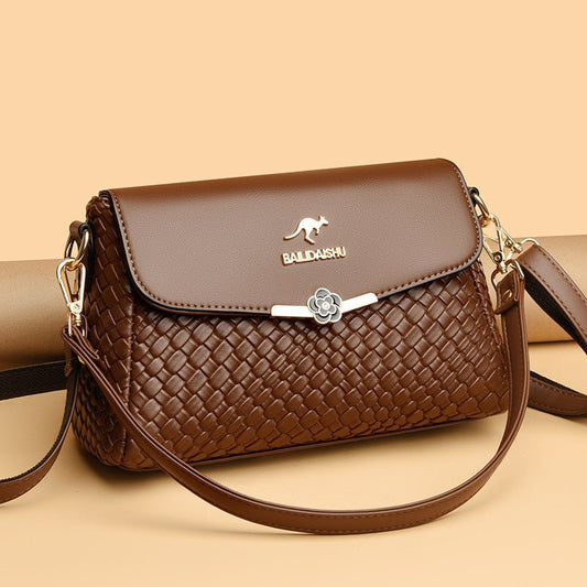 Fashion Lady Mom Large Capacity Rhombus Crossbody Bag $45.50 Dana Fashion Color: Black Women's Bags Product information: Lining texture: Polyester Applicable scenarios: Daily matching Color: Black, Brown, khaki Outer bag type: Sandwich pocket Hardness: me
