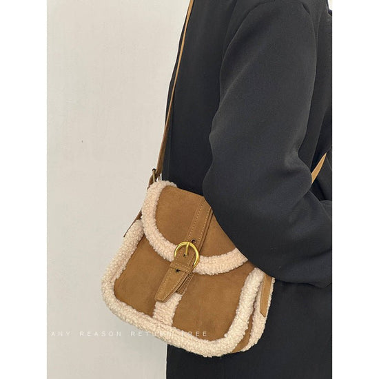 Fashion Lamb Wool Vintage Bag Plush All-matching Bag $35.94 Dana Fashion Color: Khaki Women's Bags Product information: Lining texture: Polyester Applicable scenario: Daily configuration Color: khaki Outer bag type: Three-dimensional pocket Hardness: soft