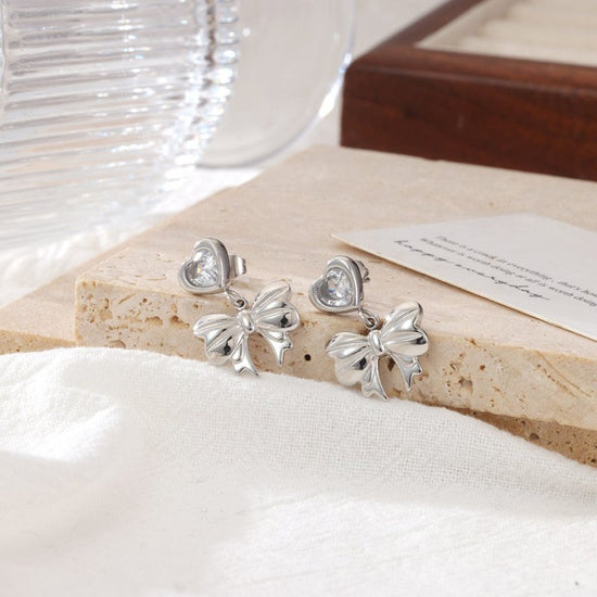 Fashion Love Butterfly Titanium Steel Ear Studs $17.91 Dana Fashion Color: Gold Women's Accessories Product information: Treatment Process: Electroplating Color: Gold, Platinum Applicable population: Female Material: titanium steel Shape: Bow Style: Simpl