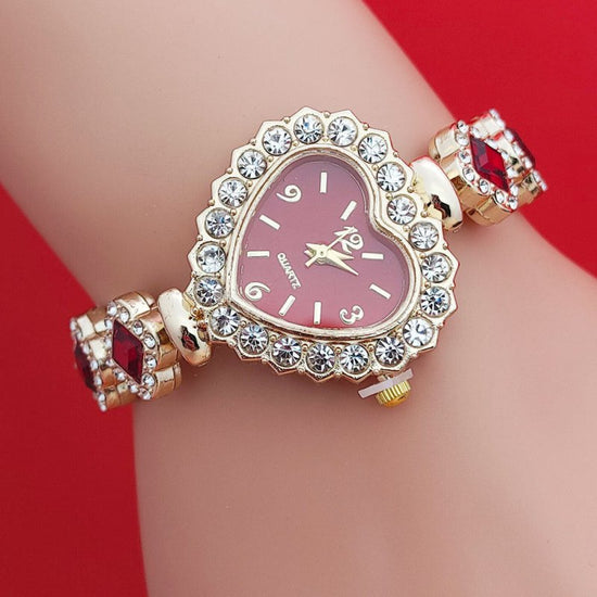 Fashion Love Shape Bracelet Watch Set Diamond Colored Heart Quartz Watch Women's Fashion Jewelry Set Valentine's Day Gift $14.30 Dana Fashion Color: Red Women's Accessories Overview: Unique design, stylish and beautiful. Good material, High quality. A var