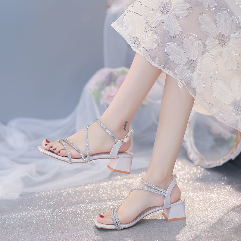 Fashion Personality Chunky Heel Sandals For Women $60.31 Dana Fashion Color: Beige Upgraded Version Size: 35 Women's shoes Product information: Color: beige R88], Gold [R88], beige upgraded version [R88], gold upgraded version [R88]] Shoe Upper material:
